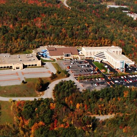 Holiday Inn Fitchburg-Waterpark Eksteriør billede
