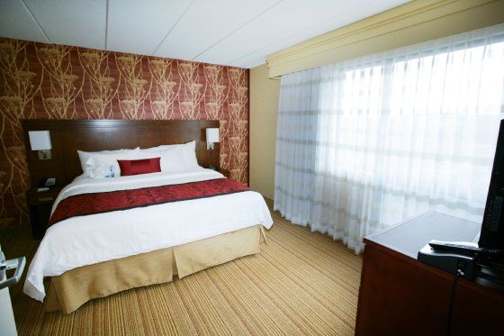 Holiday Inn Fitchburg-Waterpark Eksteriør billede