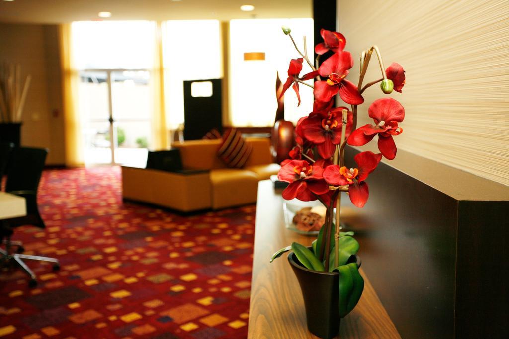 Holiday Inn Fitchburg-Waterpark Eksteriør billede